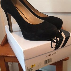 Nine West black platform shoes